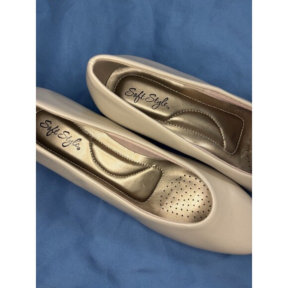 Soft Style Womens Sz 8.5 Beige Faux Leather Pump Patent Toe Cap Comfort Shoes - Picture 5 of 5